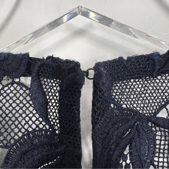 A.L.C. Women Size 0 Adriana Navy Blue Floral Lace Sleeveless Crop Top Shirt - Picture 7 of 13
